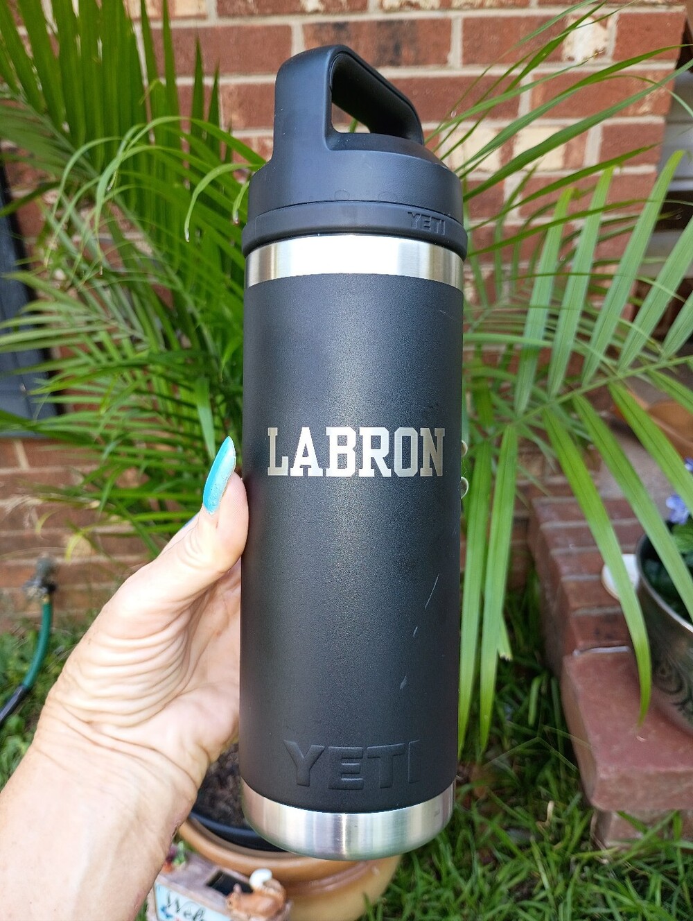 YETI "LEBRON" (JAMES) 18 OZ  DOUBLE WALKED 2 SCREW OFF TOPS NWOT